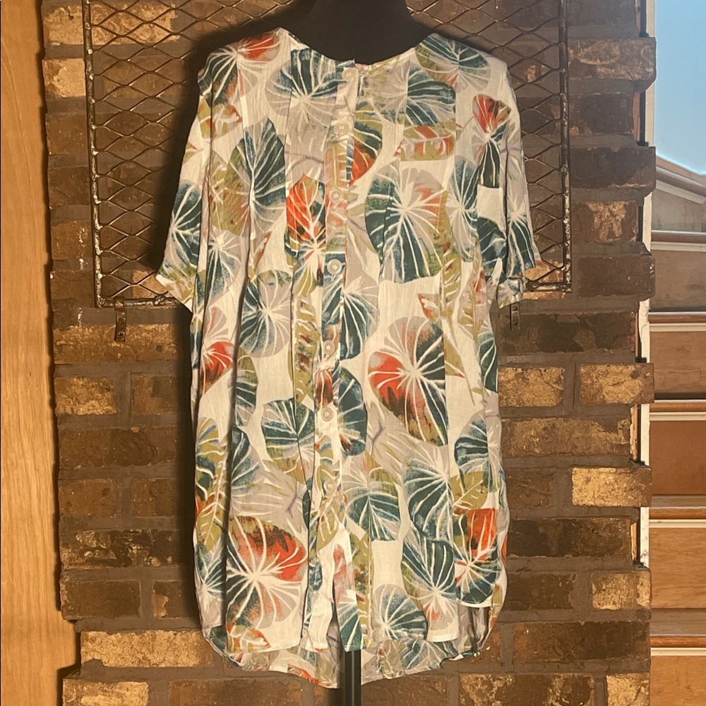 Beaches and Boho Tropical Leaf Print Button-Up Shirt 100% rayon L